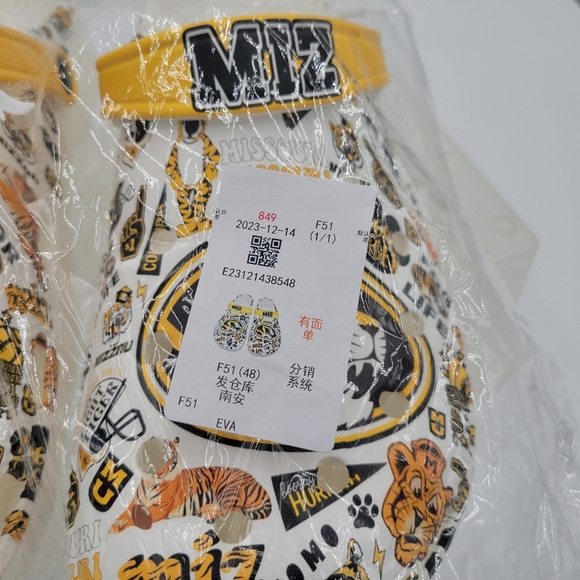 Mens University of Missouri unbranded plastic clogs New in Bag Size 48 - Picture 5 of 6